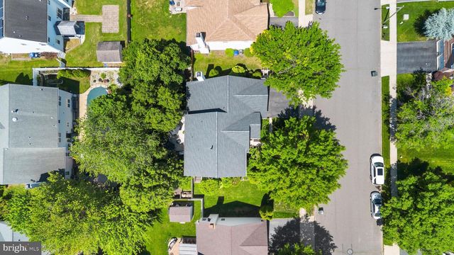 56 EQUESTRIAN DR, Burlington, NJ 08016