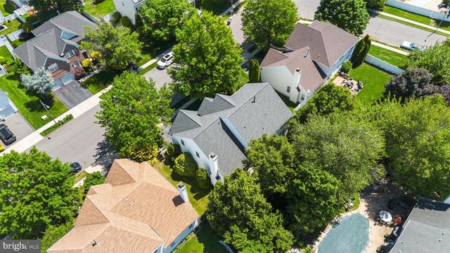 56 EQUESTRIAN DR, Burlington, NJ 08016