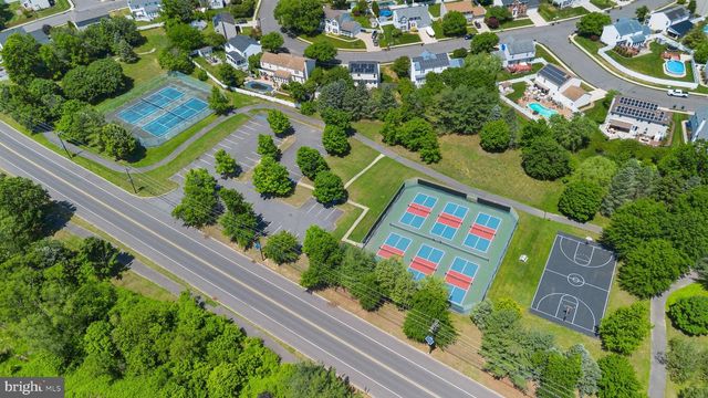 56 EQUESTRIAN DR, Burlington, NJ 08016