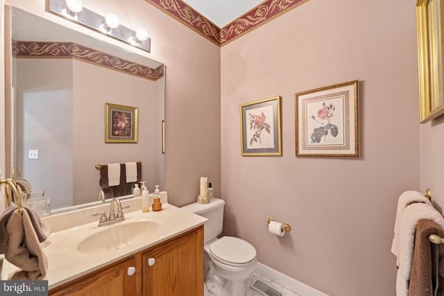 56 EQUESTRIAN DR, Burlington, NJ 08016