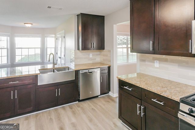 1103 Village Oaks, Jonesboro, GA 30238