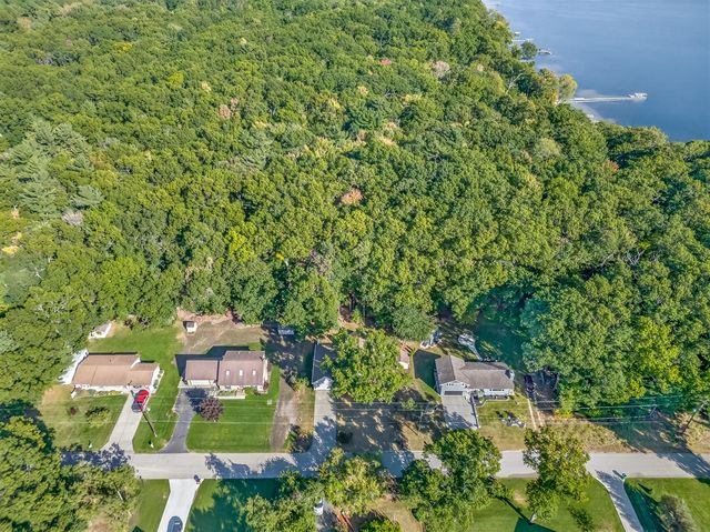 6520 Indian Point Road, Montague, MI 49437