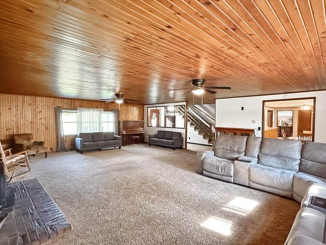 14562 S 3rd Street, Stockton, MO 65785