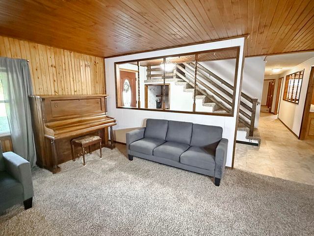 14562 S 3rd Street, Stockton, MO 65785