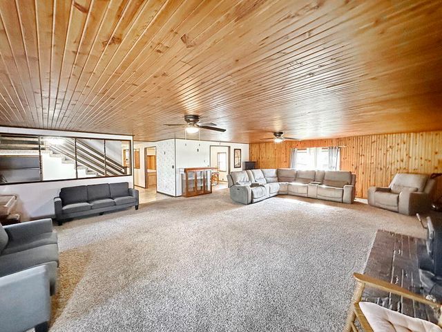 14562 S 3rd Street, Stockton, MO 65785