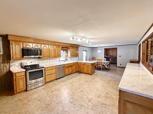 14562 S 3rd Street, Stockton, MO 65785