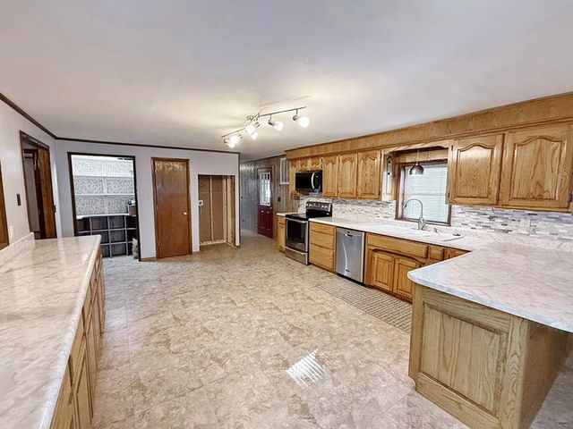 14562 S 3rd Street, Stockton, MO 65785