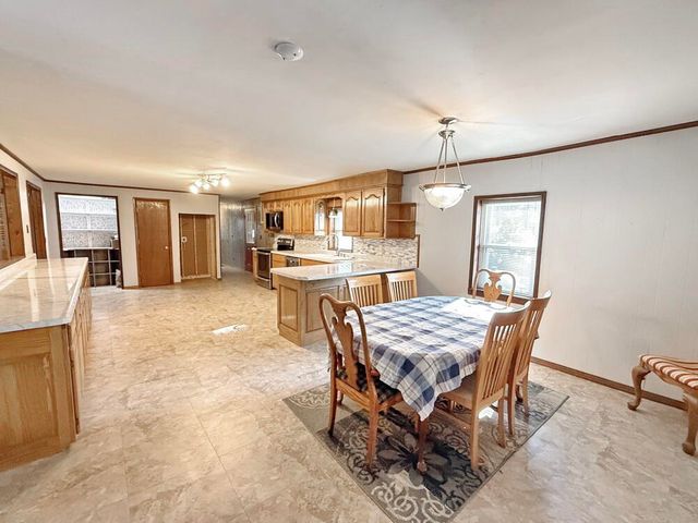 14562 S 3rd Street, Stockton, MO 65785