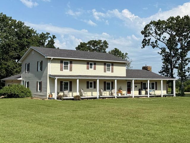 14562 S 3rd Street, Stockton, MO 65785