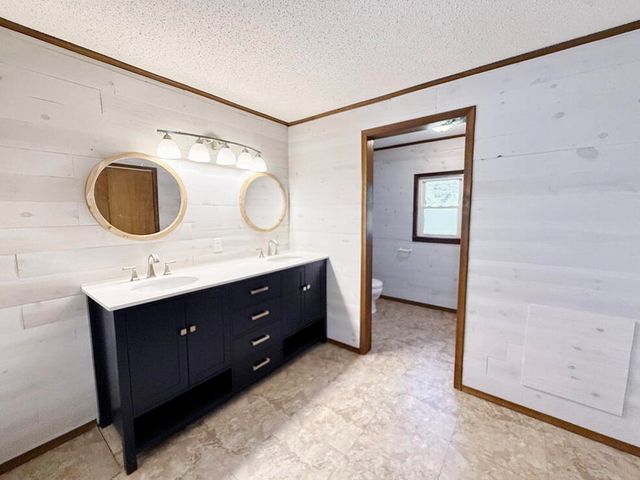 14562 S 3rd Street, Stockton, MO 65785