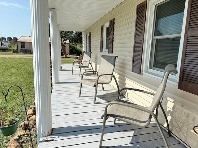 14562 S 3rd Street, Stockton, MO 65785