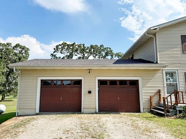 14562 S 3rd Street, Stockton, MO 65785