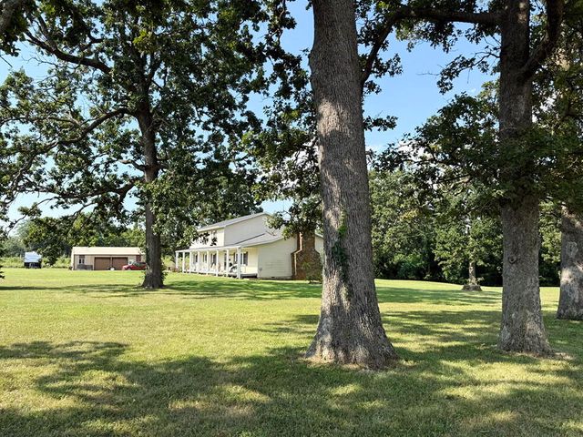 14562 S 3rd Street, Stockton, MO 65785