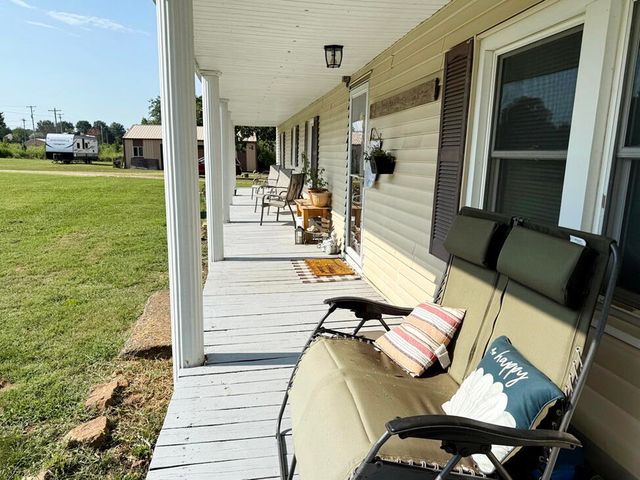 14562 S 3rd Street, Stockton, MO 65785