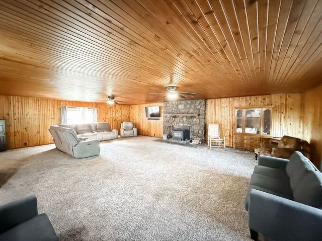 14562 S 3rd Street, Stockton, MO 65785