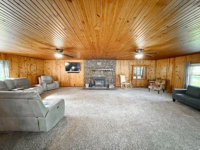 14562 S 3rd Street, Stockton, MO 65785