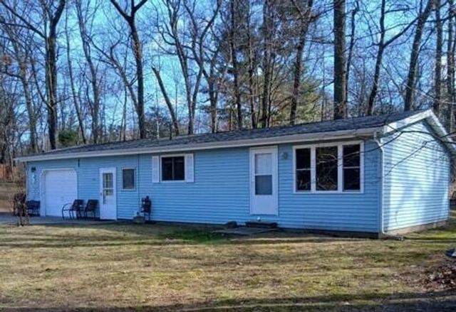 6110 O'Neil Street, Dalton Twp, MI 49457