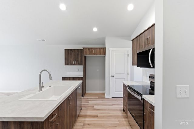 299 N Tideberry Ave, Kuna, ID 83634