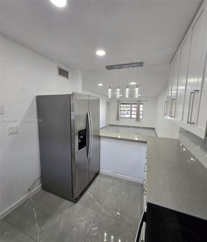 5130 SW 40th Ave 2B, Dania Beach, FL 33314