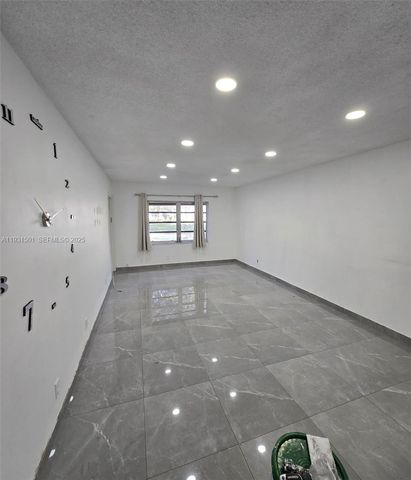 5130 SW 40th Ave 2B, Dania Beach, FL 33314