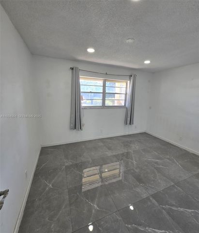 5130 SW 40th Ave 2B, Dania Beach, FL 33314