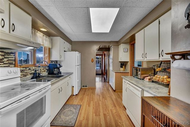 2415 Linwood Avenue, Niagara Falls, NY 14305