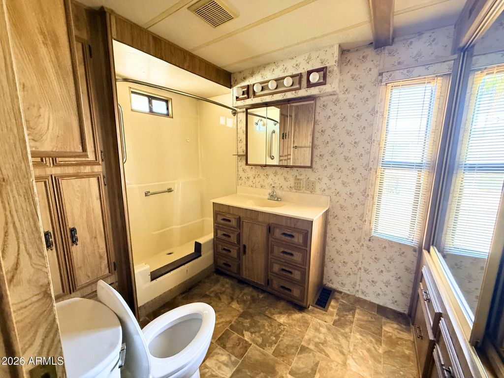 Image 10 of property listing at 269 N Winchester Road 10, Apache Junction, AZ 85119