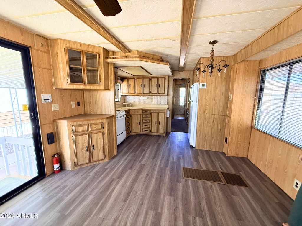 Image 5 of property listing at 269 N Winchester Road 10, Apache Junction, AZ 85119