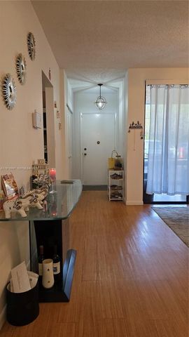 750 NE 199th St 101H, Miami, FL 33179