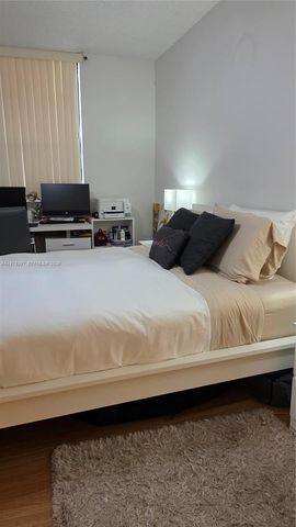 750 NE 199th St 101H, Miami, FL 33179