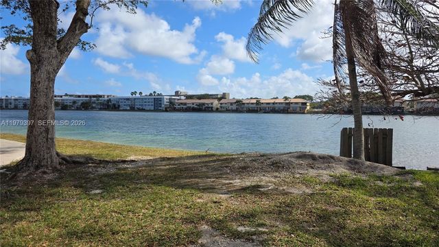 750 NE 199th St 101H, Miami, FL 33179