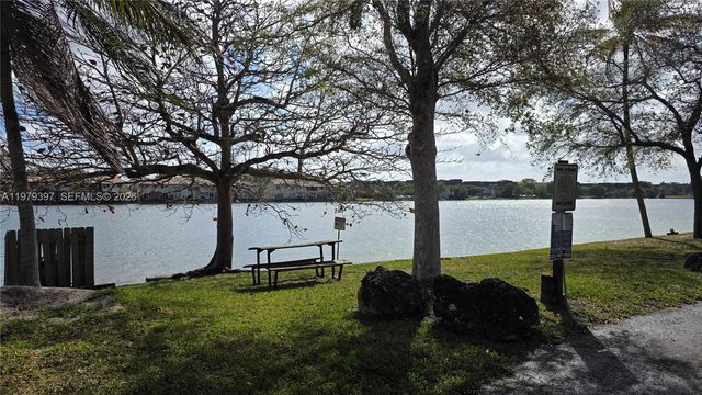 750 NE 199th St 101H, Miami, FL 33179