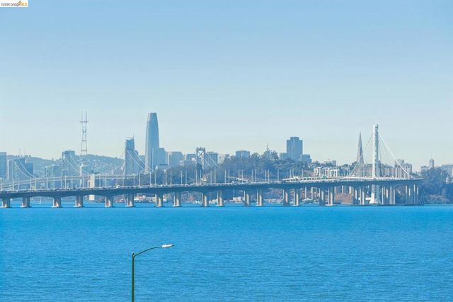 4 Anchor Dr F441, Emeryville, CA 94608