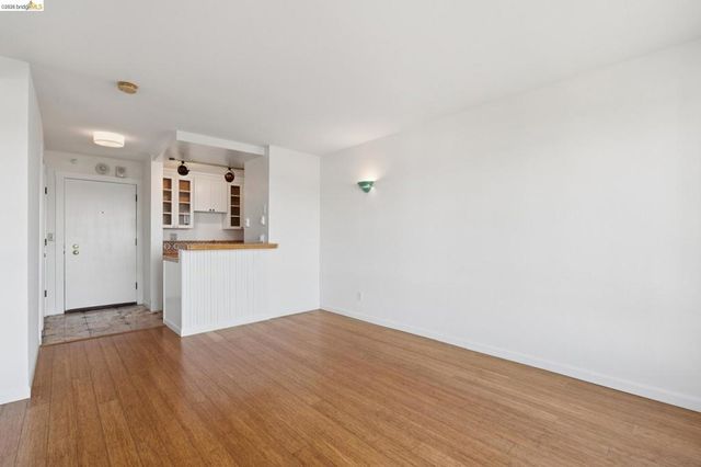 4 Anchor Dr F441, Emeryville, CA 94608