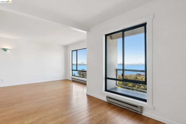 4 Anchor Dr F441, Emeryville, CA 94608