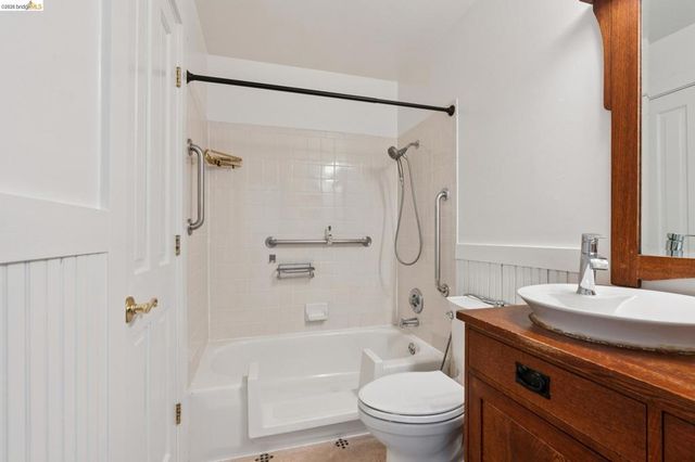 4 Anchor Dr F441, Emeryville, CA 94608