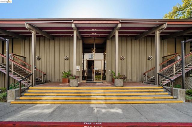 4 Anchor Dr F441, Emeryville, CA 94608