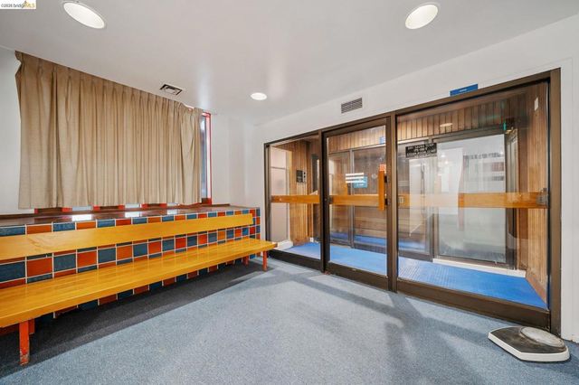 4 Anchor Dr F441, Emeryville, CA 94608