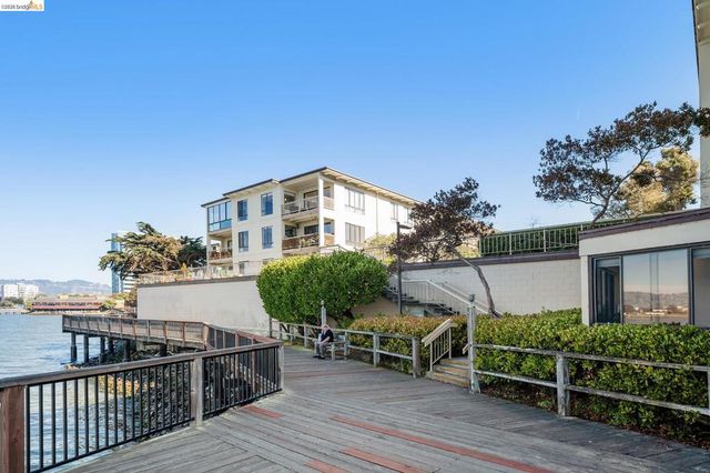 4 Anchor Dr F441, Emeryville, CA 94608