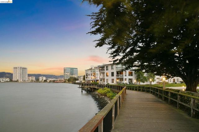 4 Anchor Dr F441, Emeryville, CA 94608