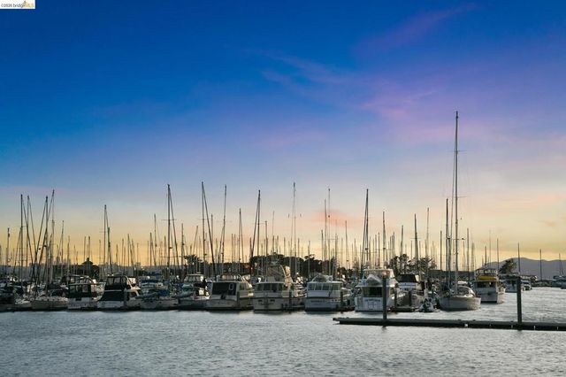 4 Anchor Dr F441, Emeryville, CA 94608