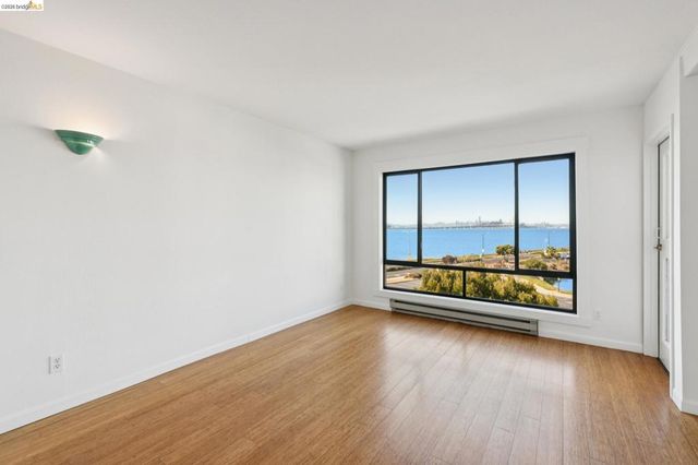 4 Anchor Dr F441, Emeryville, CA 94608