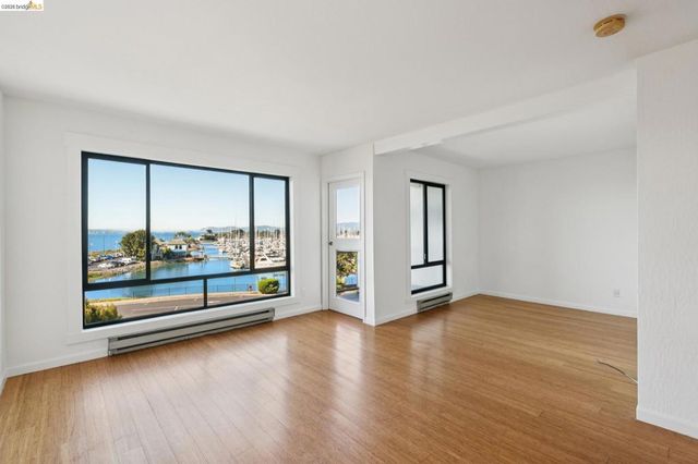 4 Anchor Dr F441, Emeryville, CA 94608