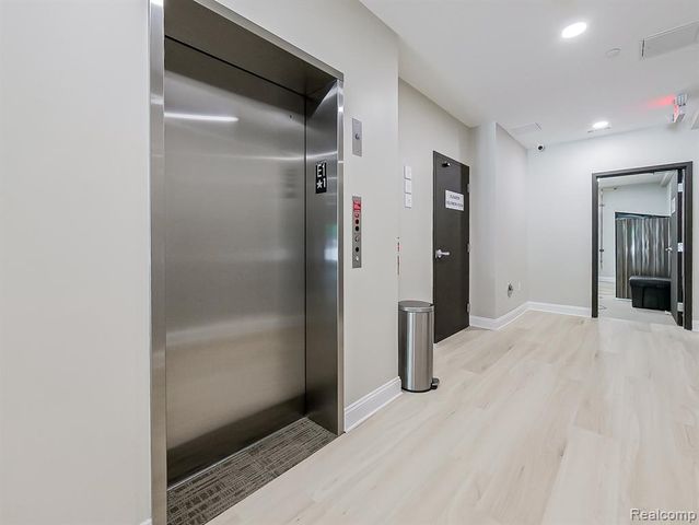 31480 Warren Road 301, Westland, MI 48185