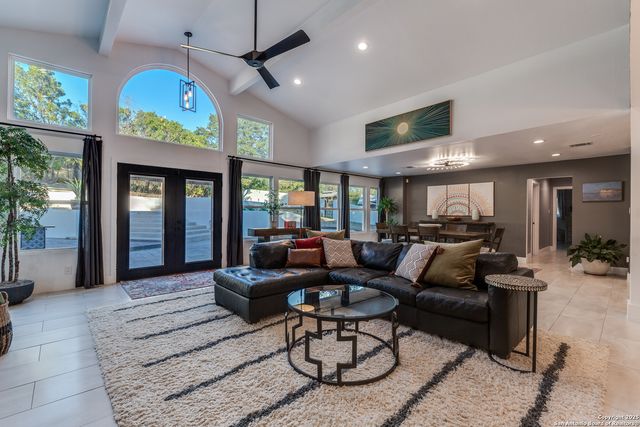 311 E WOODLAKE DR, San Antonio, TX 78229