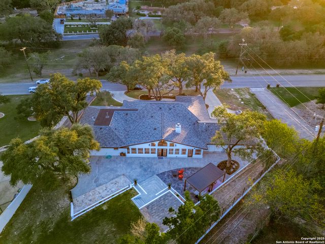 311 E WOODLAKE DR, San Antonio, TX 78229