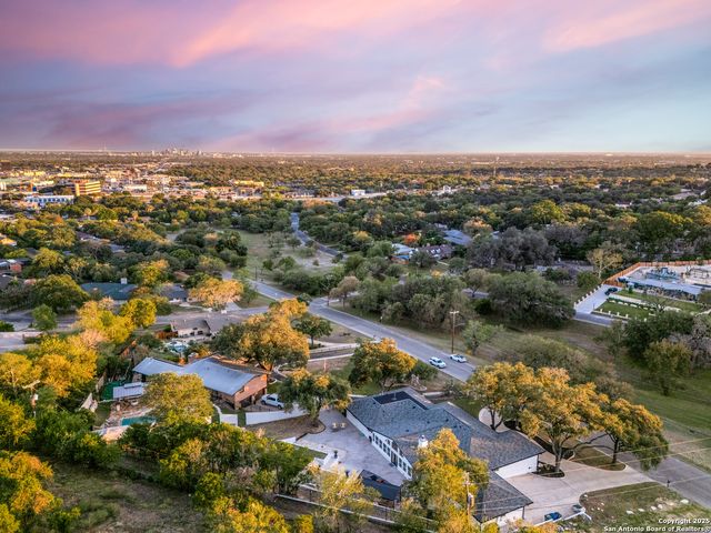 311 E WOODLAKE DR, San Antonio, TX 78229