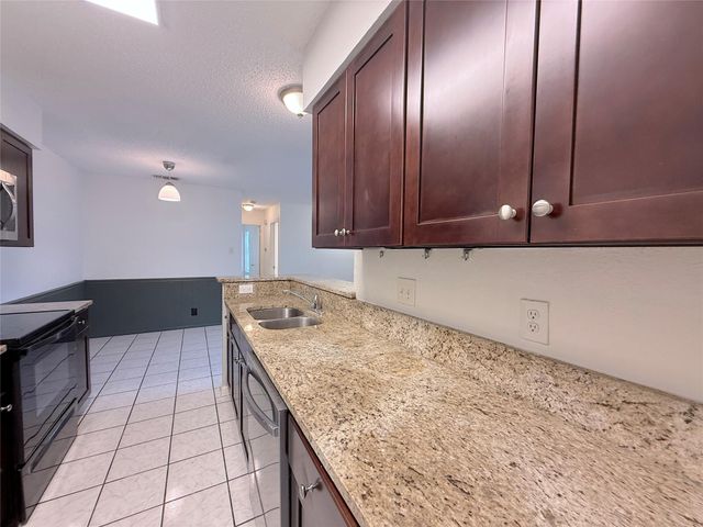 9900 Hundred Oaks CIR A, Austin, TX 78750