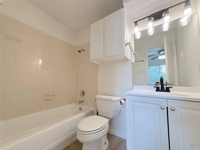 9900 Hundred Oaks CIR A, Austin, TX 78750