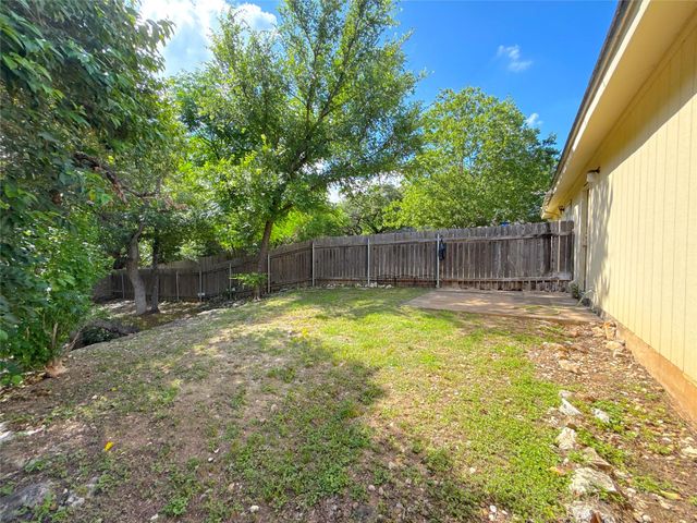 9900 Hundred Oaks CIR A, Austin, TX 78750